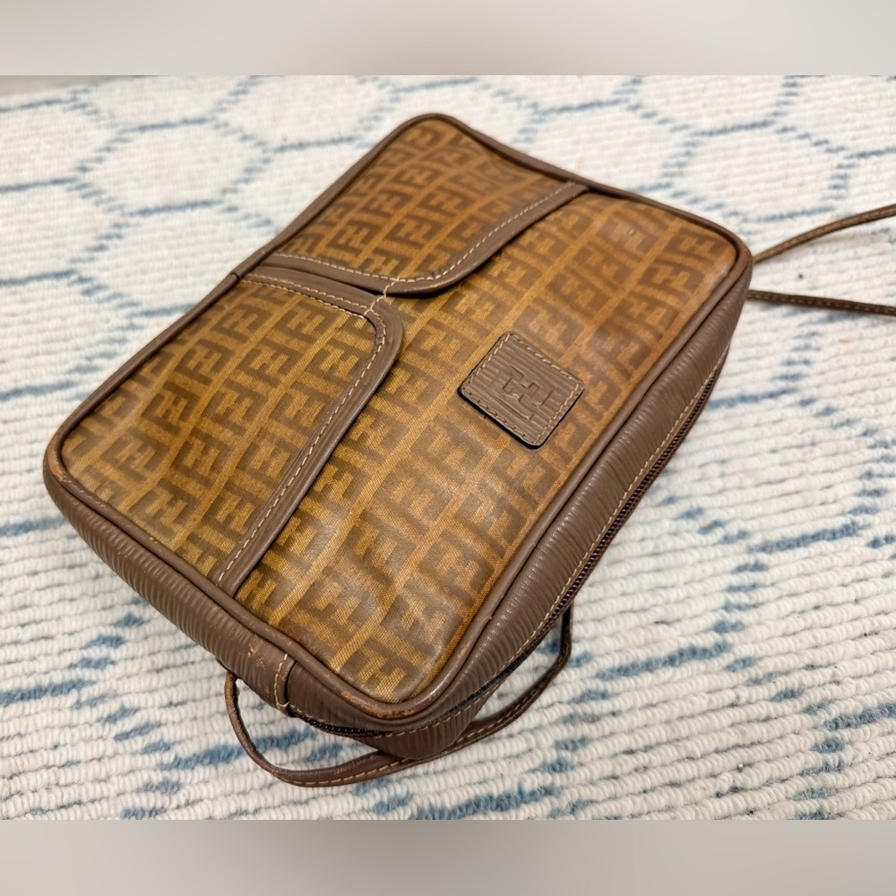 FENDI Vintage Classic Zucca F Monogram Brown Coated Canvas Crossbody Camera Bag - Picture 6 of 16